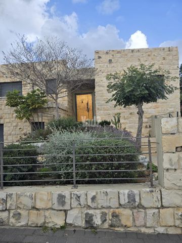מרגנית 12