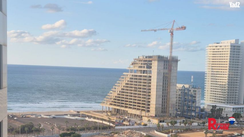 עפרה חזה 9