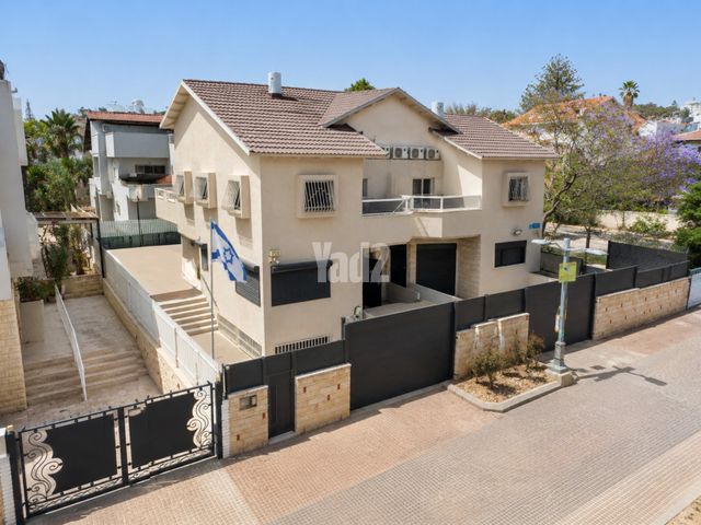 הצדף 