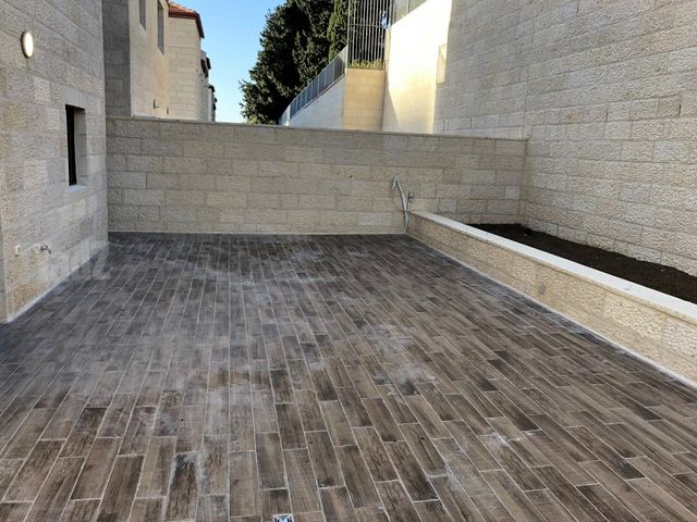 דירת גן להשכרה בירושלים (תיווך) — 3