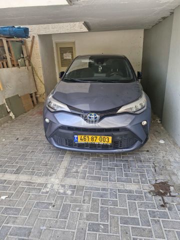 מודעת רכב טויוטה C-HR