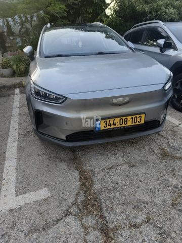 מודעת רכב ג׳ילי Geometry C