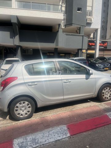 מודעת רכב יונדאי i20