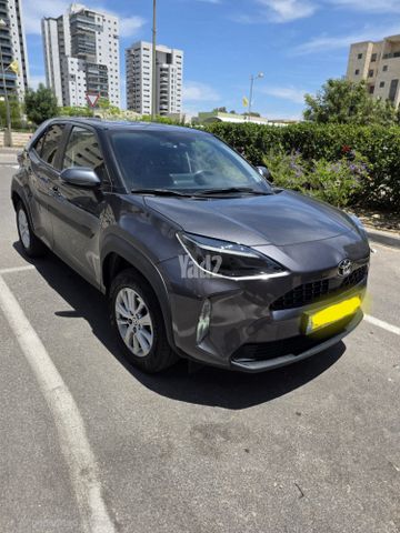 מודעת רכב טויוטה יאריס קרוס