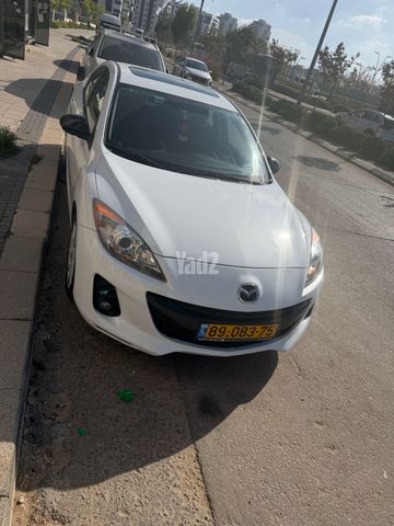 מודעת רכב מאזדה 3