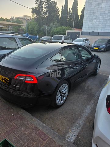 מודעת רכב טסלה מודל 3