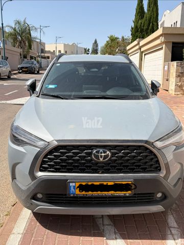 מודעת רכב טויוטה קורולה קרוס