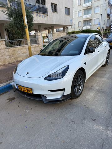 מודעת רכב טסלה מודל 3