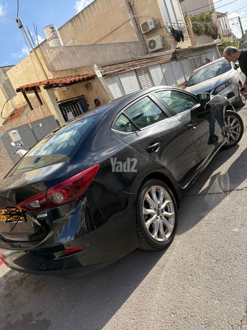 מודעת רכב מאזדה 3