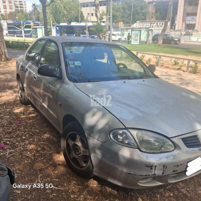 מודעת רכב יונדאי לנטרה