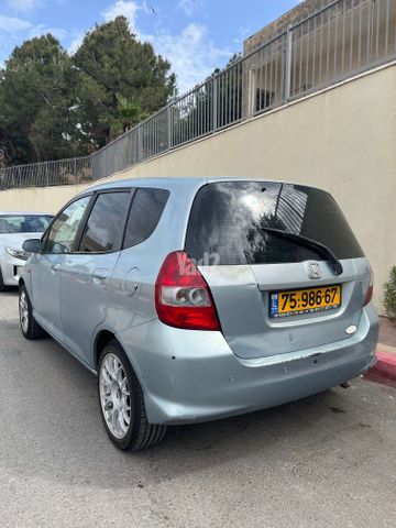 מודעת רכב הונדה ג'אז