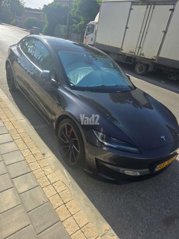 מודעת רכב טסלה מודל 3