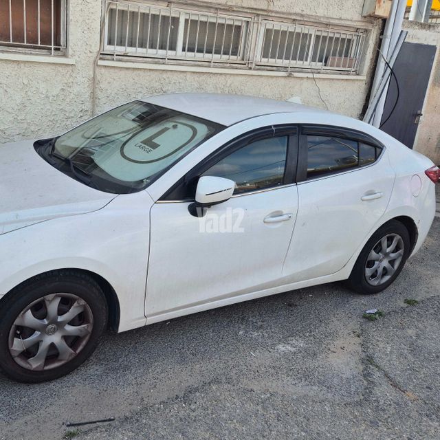 מודעת רכב מאזדה 3