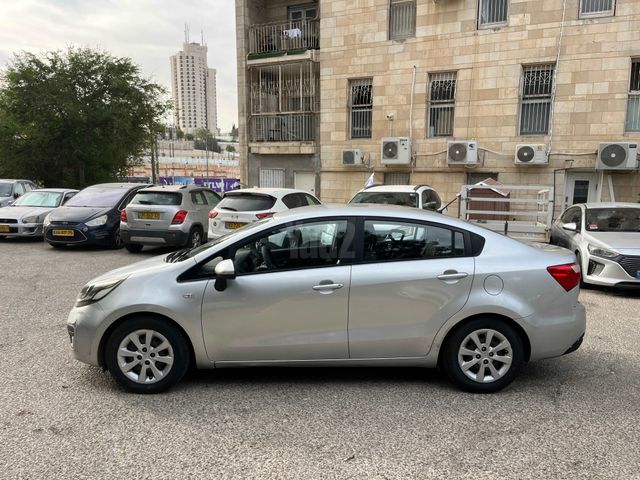 מודעת רכב קיה ריו