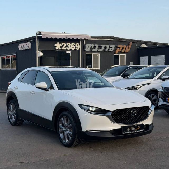 מודעת רכב מאזדה CX-30