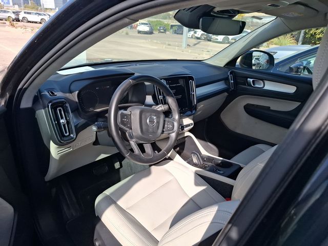 מודעת רכב וולוו XC40 2