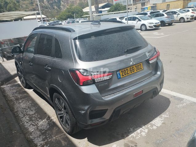 מודעת רכב מיצובישי ASX