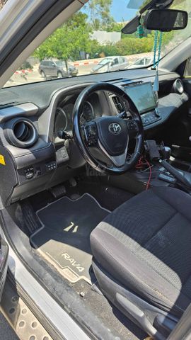 מודעת רכב טויוטה RAV4