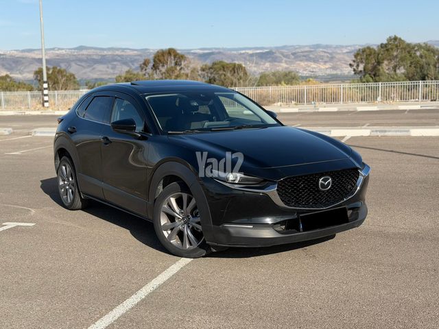 מודעת רכב מאזדה CX-30 3