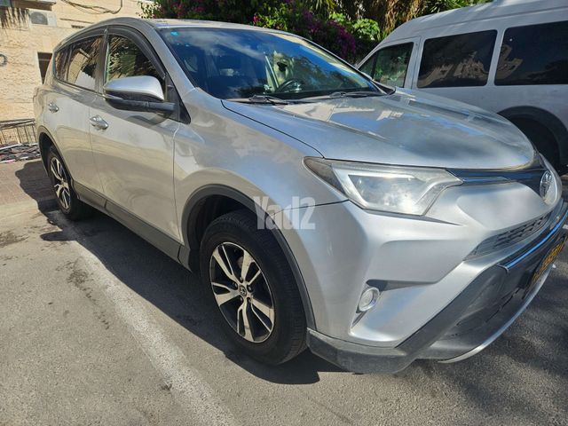 מודעת רכב טויוטה RAV4