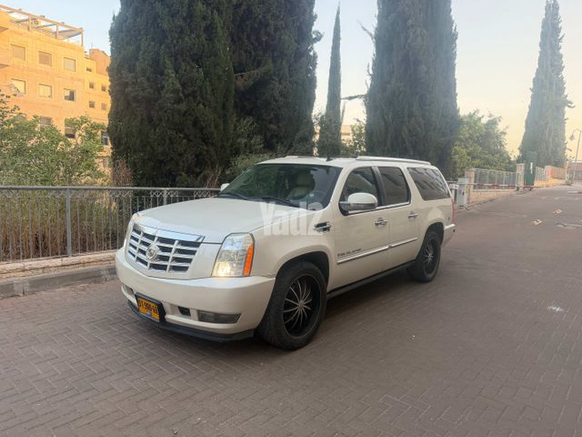 מודעת רכב קאדילק אסקלייד