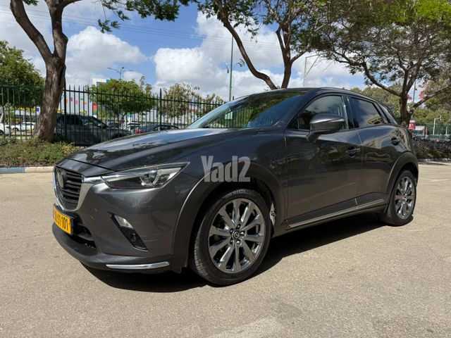 מודעת רכב מאזדה CX-3