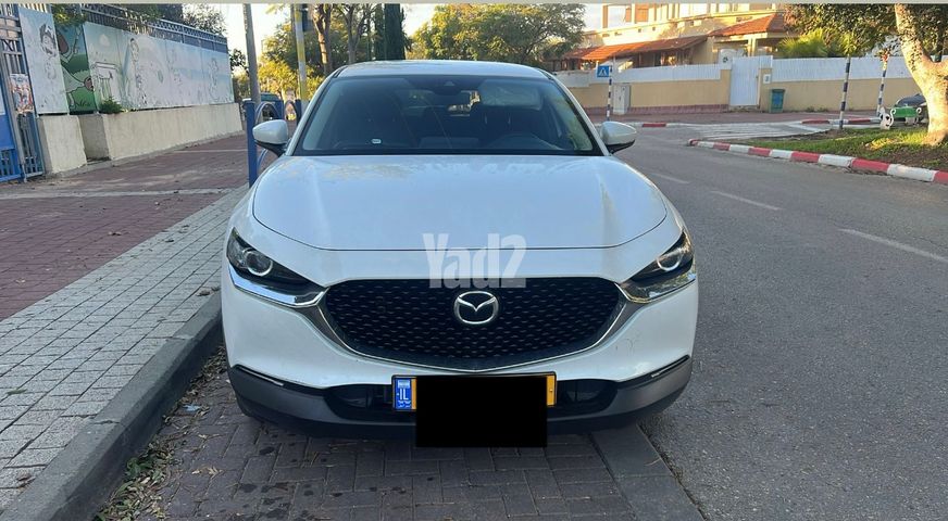 מודעת רכב מאזדה CX-30
