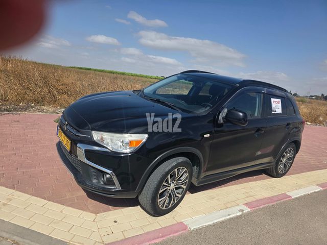 מודעת רכב מיצובישי ASX