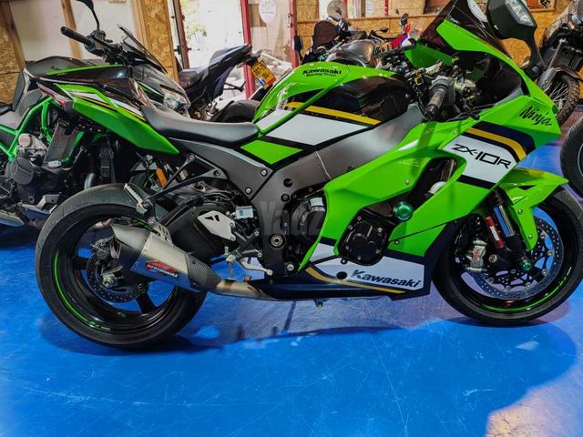 מודעת רכב קאוואסאקי נינג'ה ZX 10R