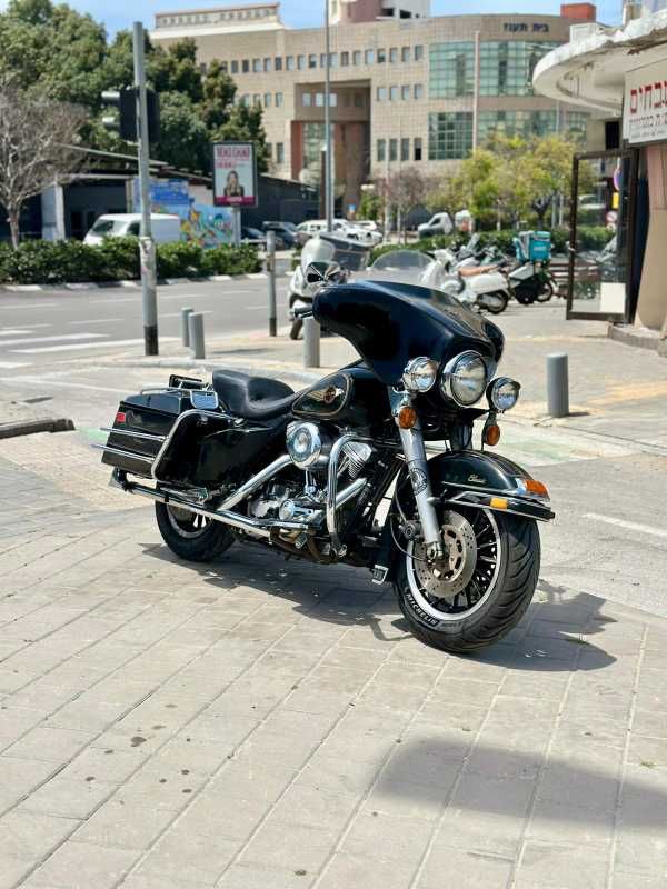 מודעת רכב הרלי דיווידסון אלקטרה גלייד 1340
