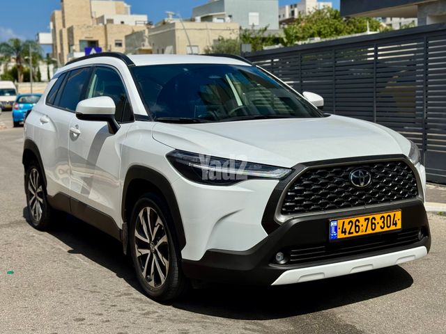 מודעת רכב טויוטה קורולה קרוס