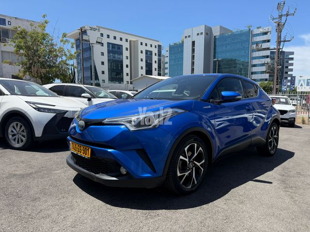מודעת רכב טויוטה C-HR