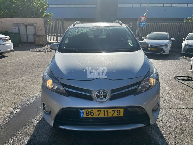 מודעת רכב טויוטה ורסו