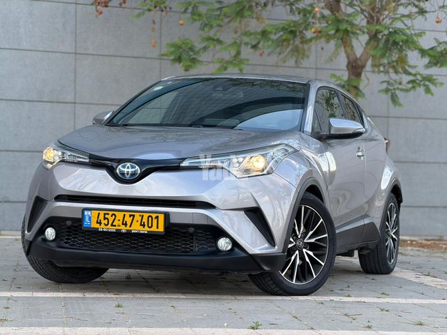 מודעת רכב טויוטה C-HR