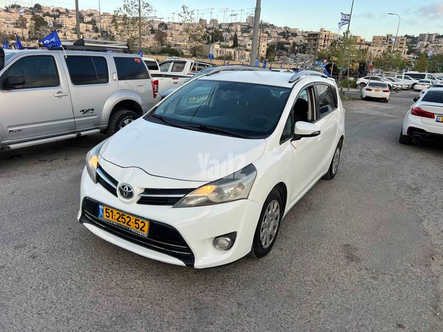 מודעת רכב טויוטה ורסו