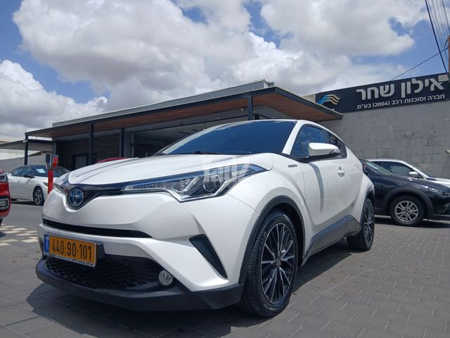 מודעת רכב טויוטה C-HR
