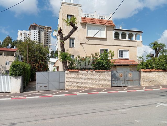 המייסדים 2