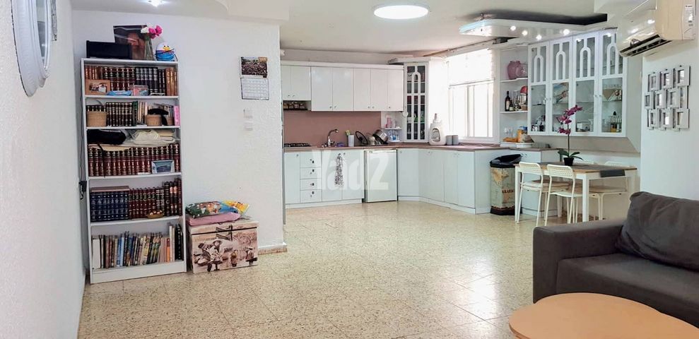 צבי ישי 1