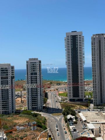 אהוד מנור 