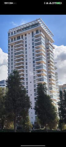 אהוד מנור 