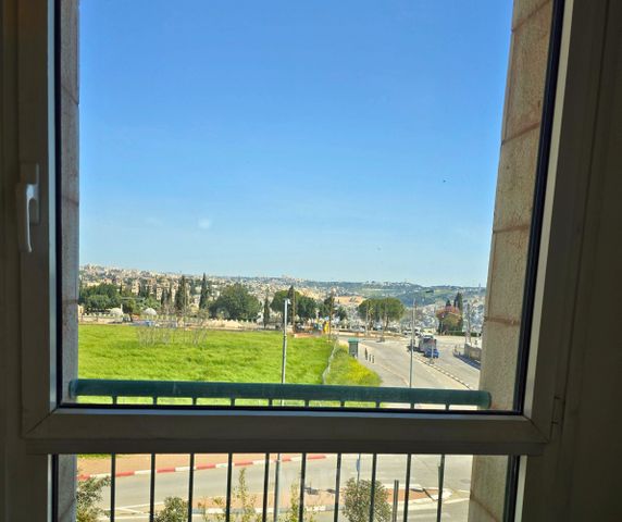 דירה למכירה בירושלים (תיווך) — 4