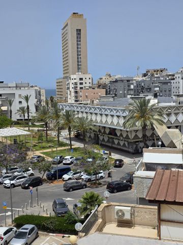 השר שפירא 18