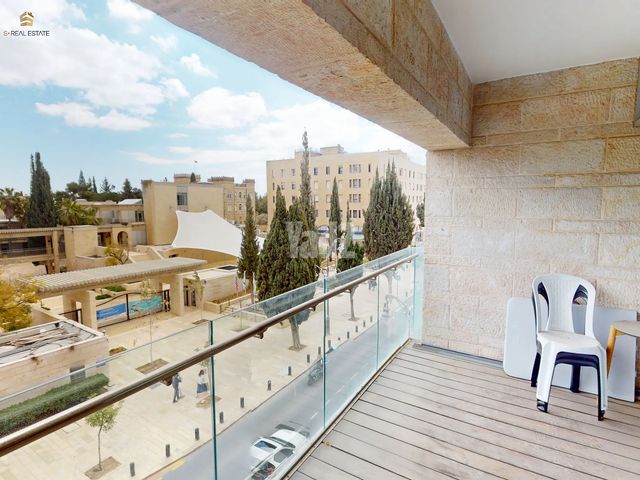 טלביה, קוממיות
