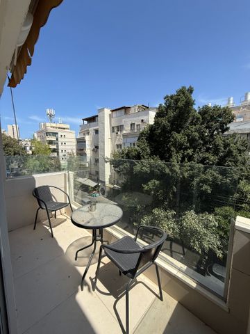 דירה להשכרה בתל אביב יפו (תיווך) — 4