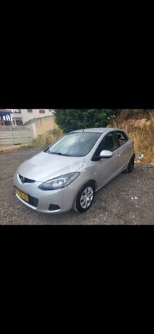 מודעת רכב מאזדה 2