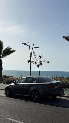 מודעת רכב לקסוס IS