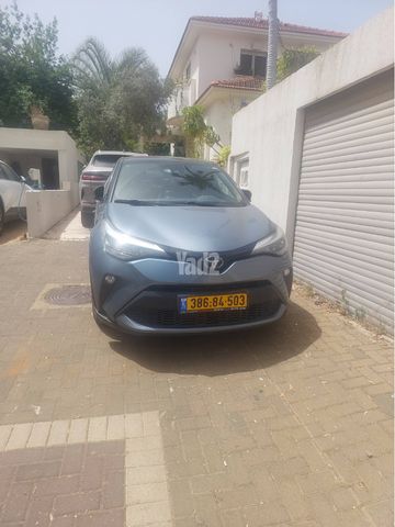 מודעת רכב טויוטה C-HR