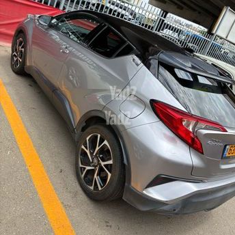 מודעת רכב טויוטה C-HR