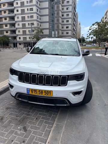 מודעת רכב ג'יפ גרנד צ'ירוקי
