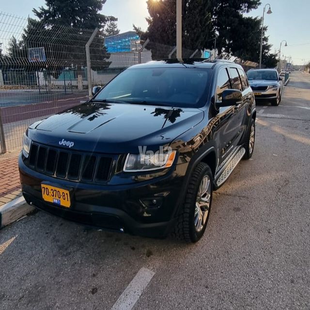 מודעת רכב ג'יפ גרנד צ'ירוקי